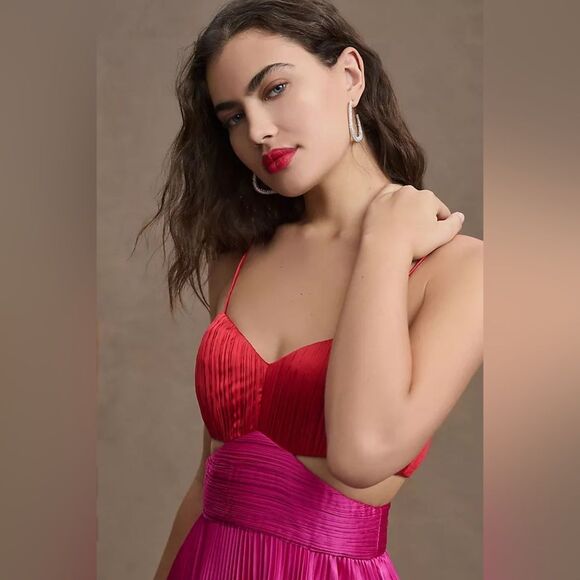 AMUR Elodie Pleated A-Line Cutout
Side-Slit Gown/ size 2 - Picture 4 of 11